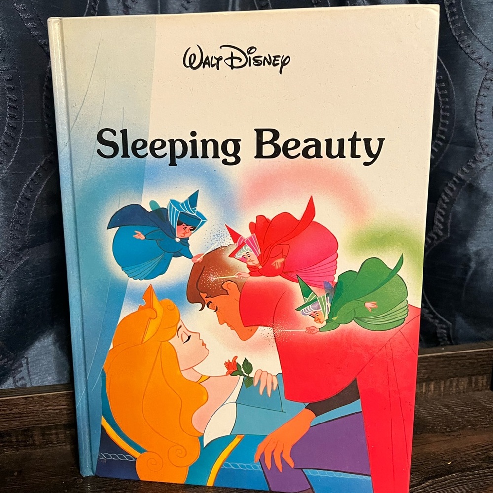 Walt Disney Sleeping Beauty Large Hardcover Book Vintage 1986 Twin Books Classic